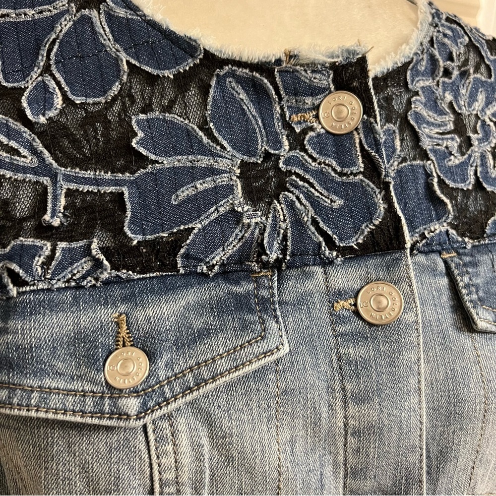 LOGO by Lori Goldstein Special Edition Jean Jacket denim With Lace size 4 NWT - Picture 5 of 11